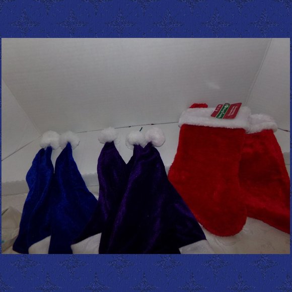 🎅Santa Hats & Christmas Stockings! {X2} - Picture 2 of 3